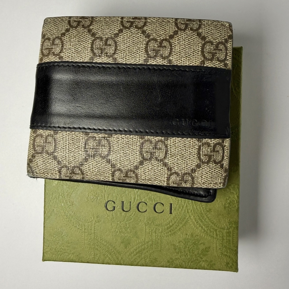 Gucci Beige and Black Monogram Card Holder